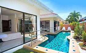 Avoca Pool Villas